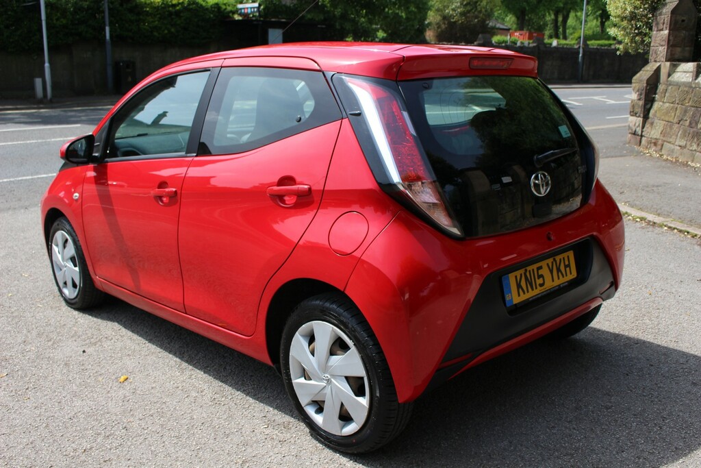Toyota Aygo 1.0 Vvt-i X-play KN15YKH Red #5