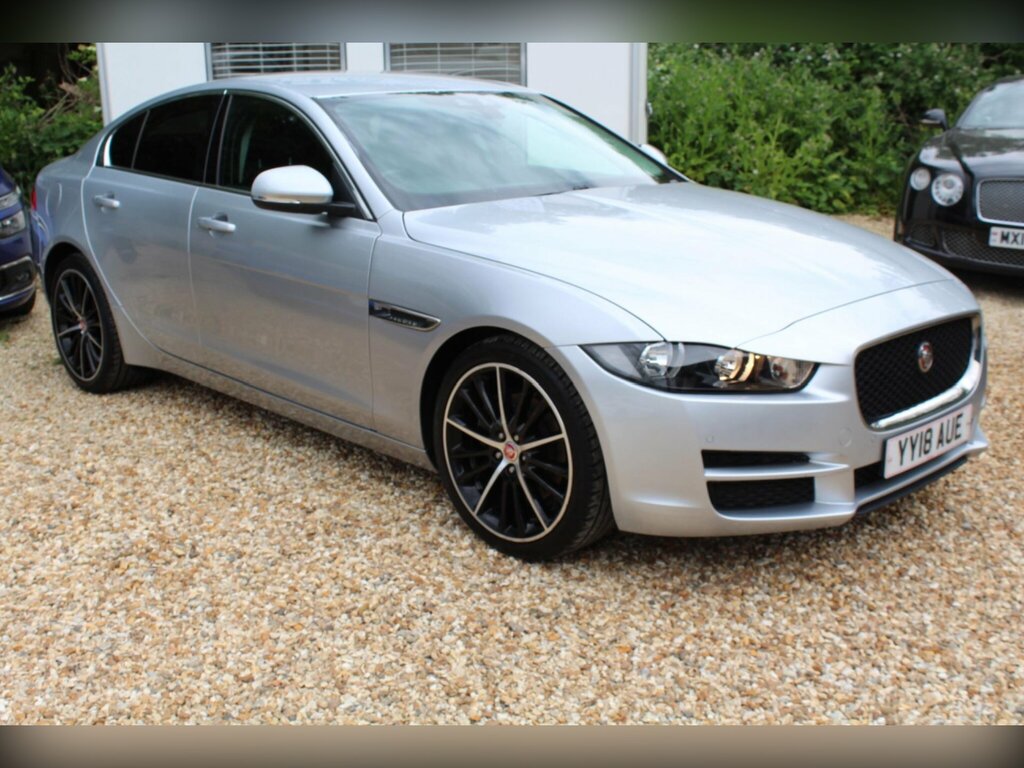 Jaguar XE 2.0D Prestige Euro 6 Ss YY18AUE Silver #3