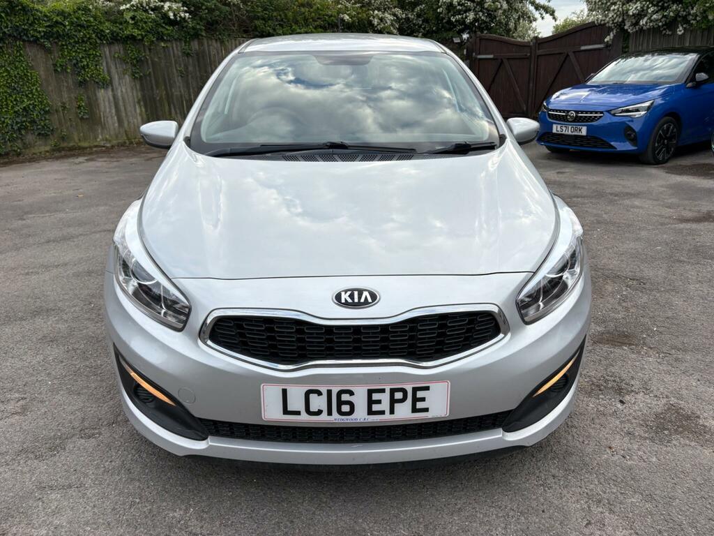 Kia Ceed 1.4 Crdi 1 Euro 6 Silver #4