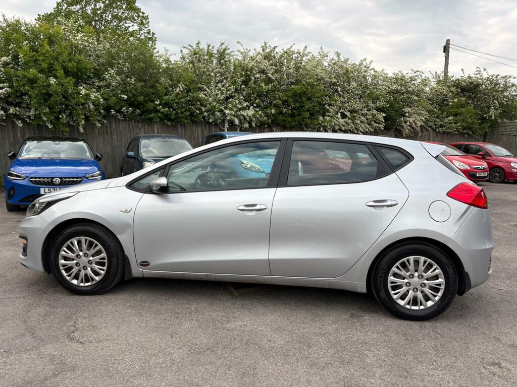 Kia Ceed 1.4 Crdi 1 Euro 6 Silver #5