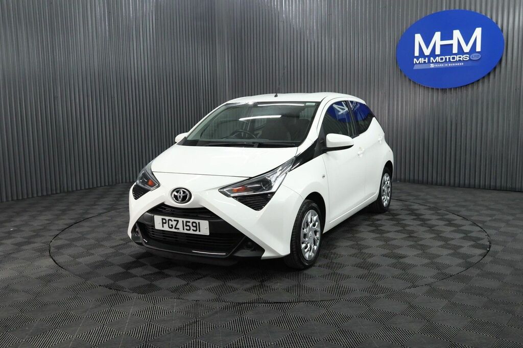 Toyota Aygo Vvt-i X-play Hatchback PGZ1591 White #3