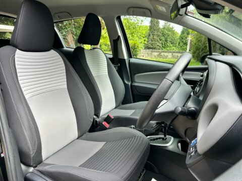Toyota Yaris Vvt-i Icon Tech BG68LWJ  #5