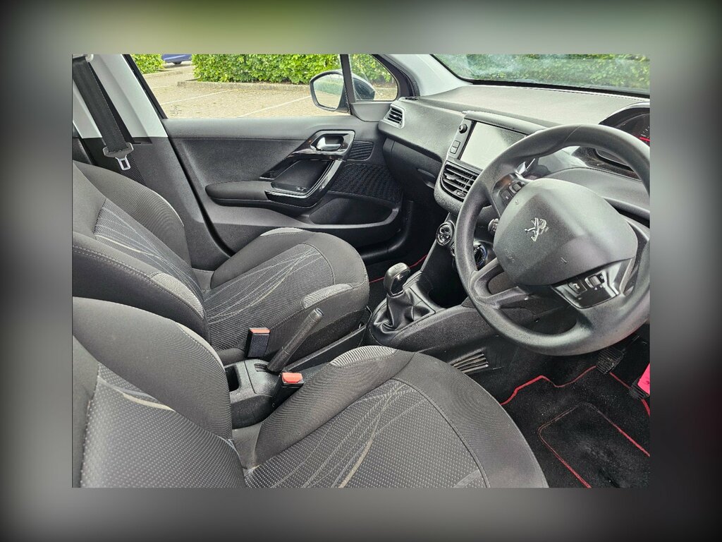 Peugeot 208 1.2 Vti Active LF15KBJ Black #6