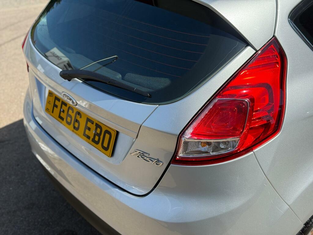 Ford Fiesta 1.5 Tdci Zetec Euro 6 FE66EBO Silver #2