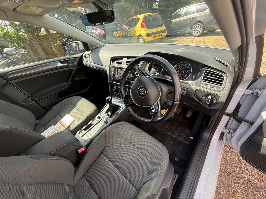 Volkswagen Golf 1.6 Tdi Se Nav Euro 6 Ss RK18DCX Silver #2