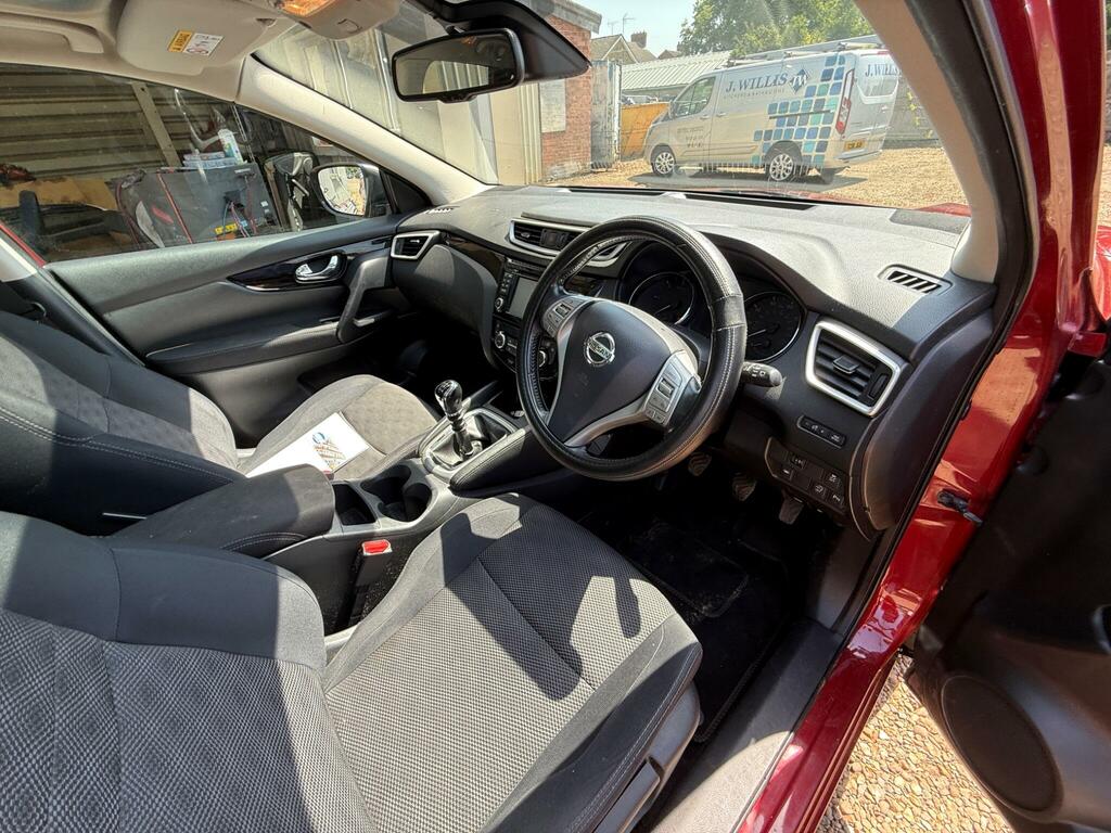 Nissan Qashqai 1.6 Dci N-tec 2Wd Euro 5 Ss BJ15OKX Red #2