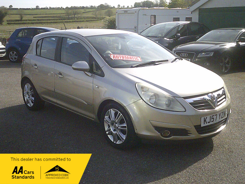 Vauxhall Corsa Design 16V Gold