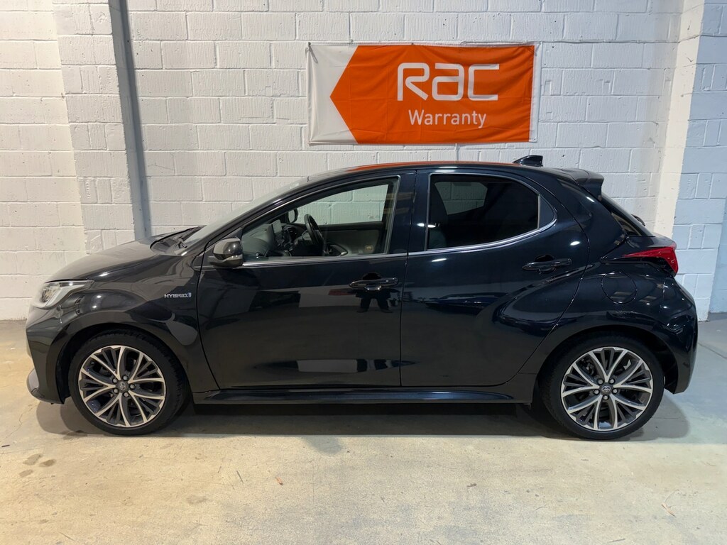 Toyota Yaris 1.5 Hybrid Excel Cvt GU21BFP Black #2