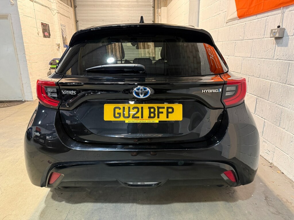 Toyota Yaris 1.5 Hybrid Excel Cvt GU21BFP Black #4