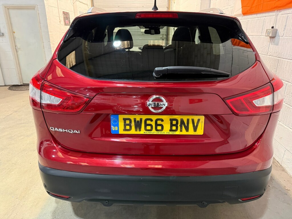Nissan Qashqai 1.2 Dig-t N-vision BW66BNV Red #4