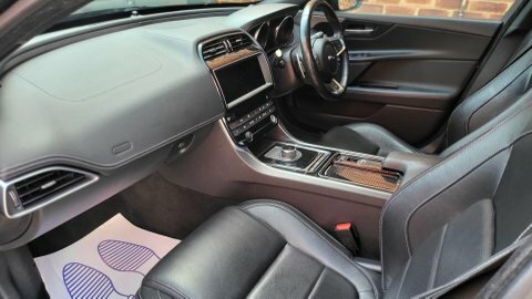 Jaguar XE R-sport K33NND Black #2