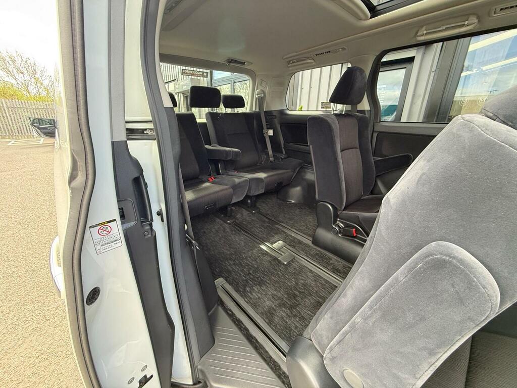 Toyota Vellfire 2.4 Z 8 Seater White #6