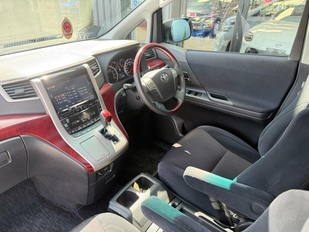 Toyota Vellfire 2.4 Z 8 Seater White #2