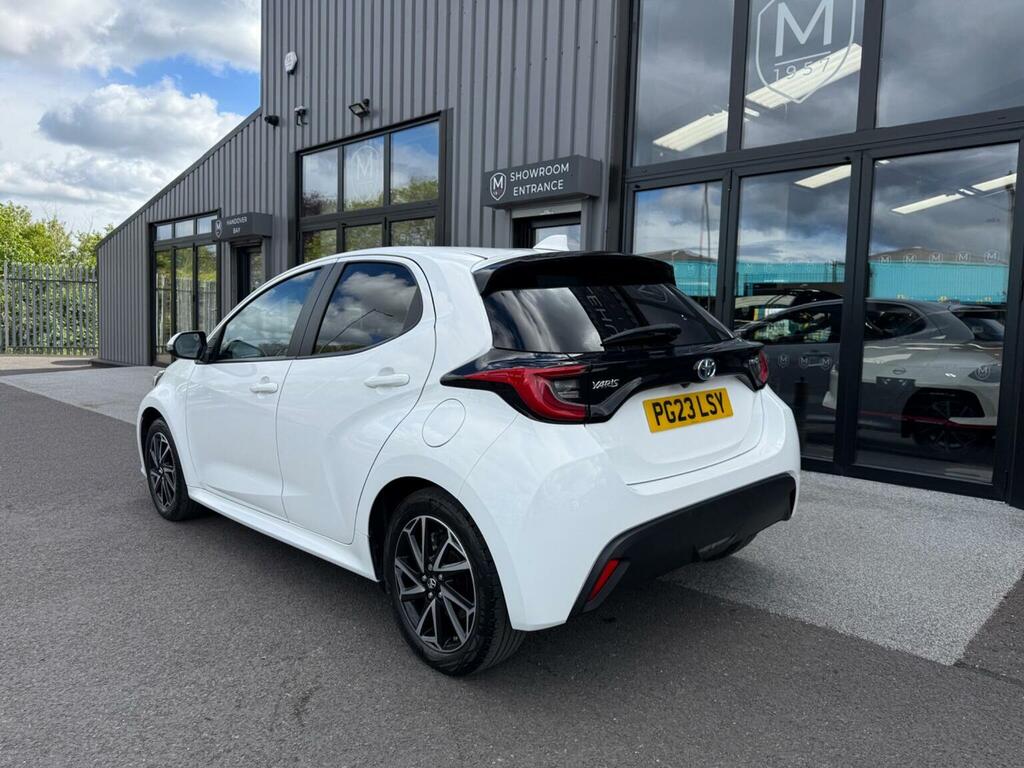 Toyota Yaris 1.5 Vvt-h Design E-cvt Euro 6 Ss PG23LSY White #5