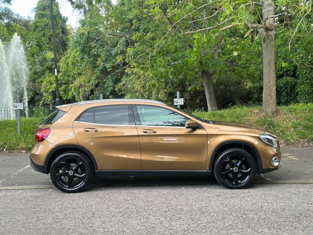 Mercedes-Benz GLA Class 1.6 Gla200 Sport Premium 7G-dct Euro 6 Ss AK67KNX Beige #3
