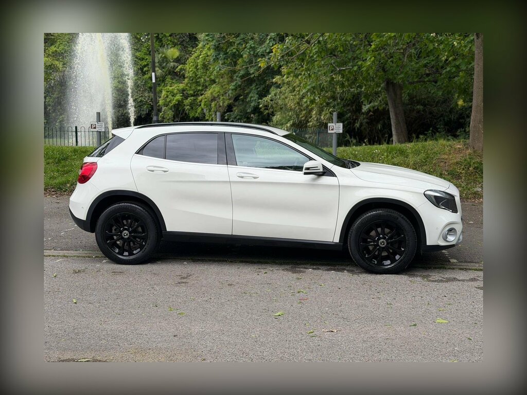 Mercedes-Benz GLA Class 2.1 Gla200d Se Executive 7G-dct Euro 6 Ss EU67UMT White #3