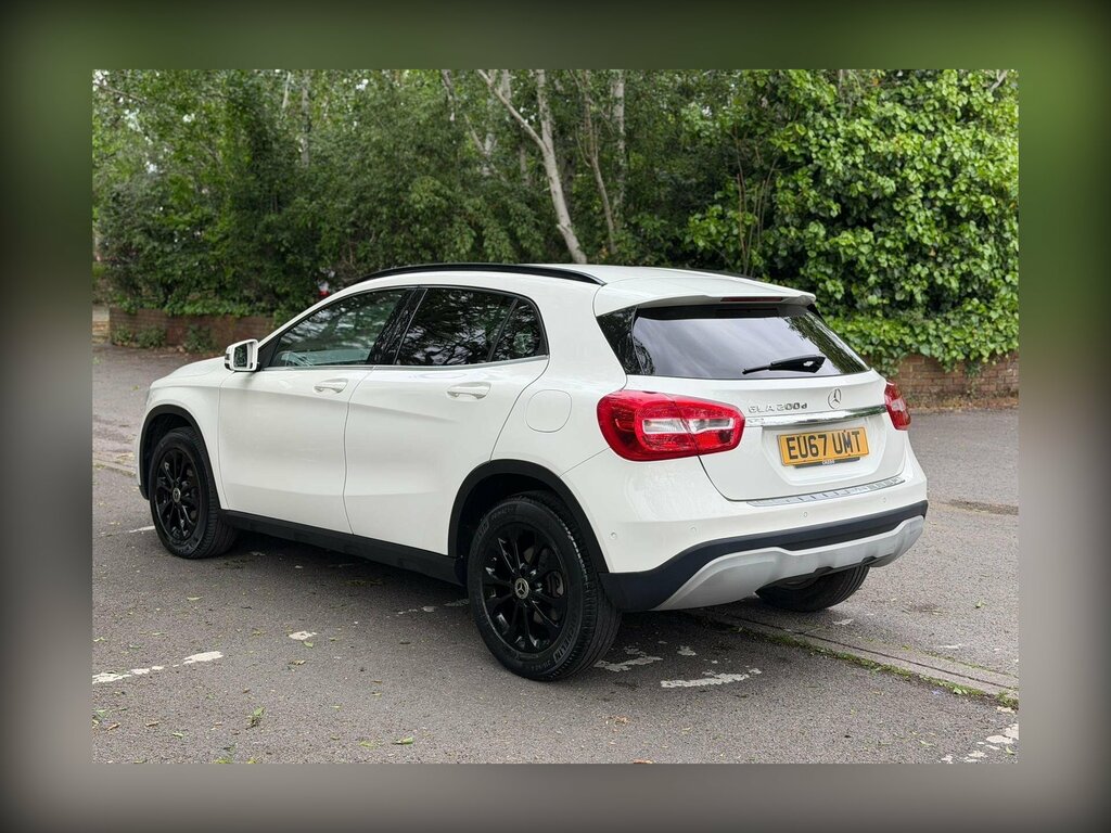 Mercedes-Benz GLA Class 2.1 Gla200d Se Executive 7G-dct Euro 6 Ss EU67UMT White #6