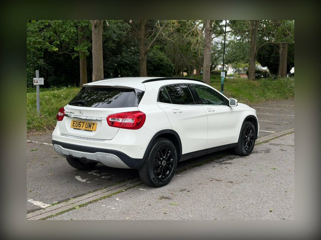 Mercedes-Benz GLA Class 2.1 Gla200d Se Executive 7G-dct Euro 6 Ss EU67UMT White #4