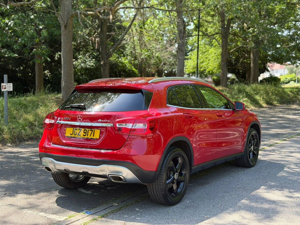 Mercedes-Benz GLA Class 2.1 Gla200d Sport 7G-dct 4Matic Euro 6 Ss Red #4