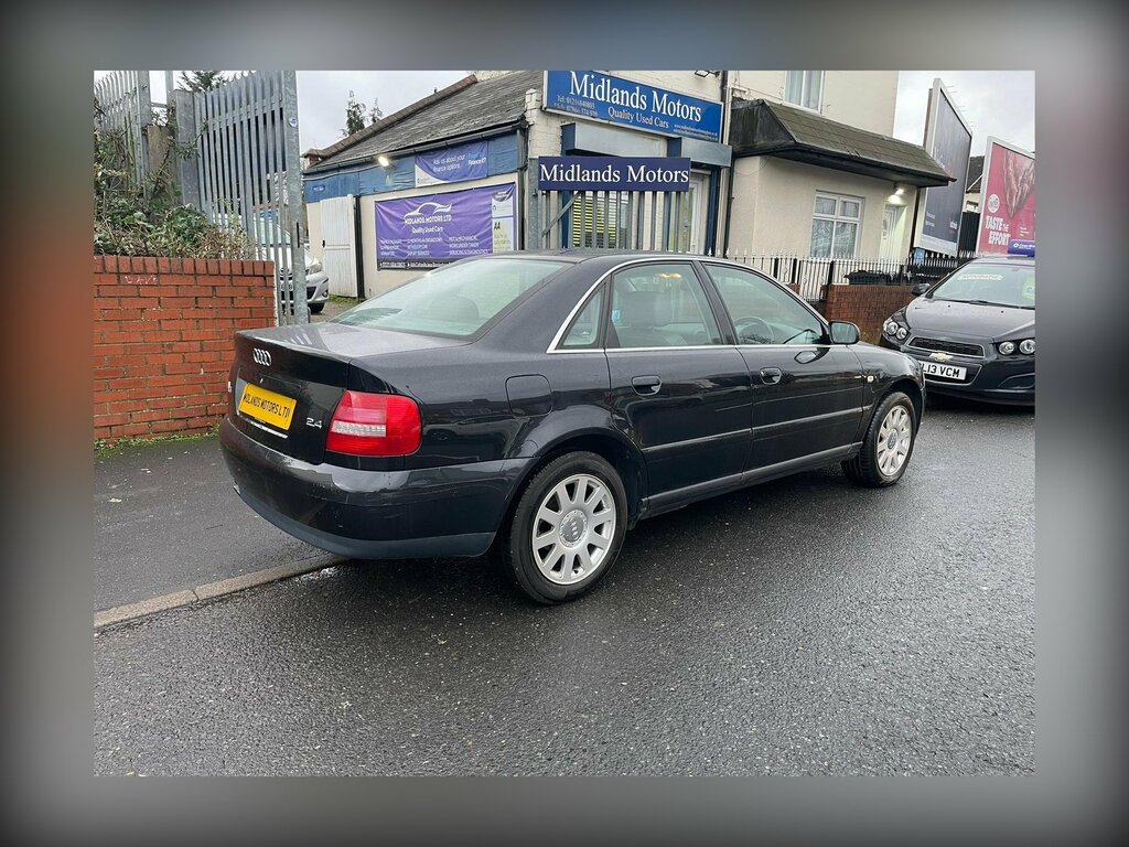 Audi A4 2.4 Se Black #5