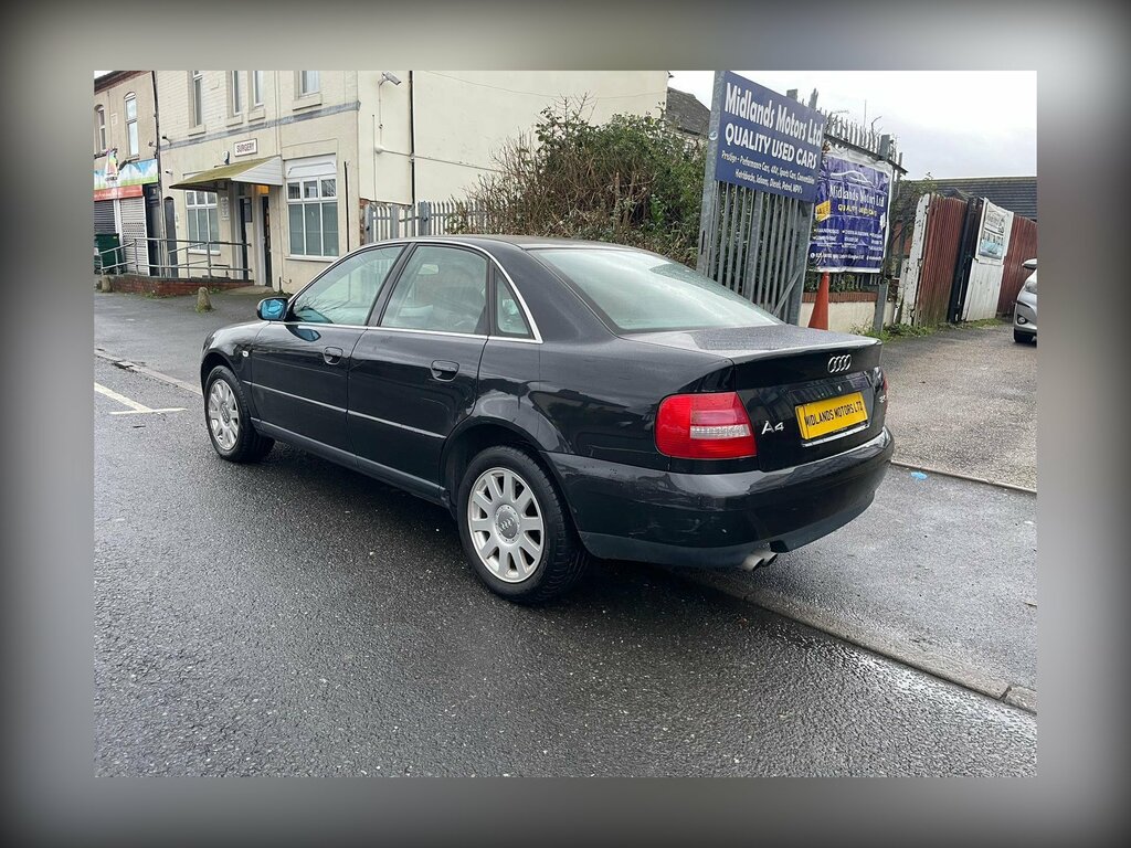 Audi A4 2.4 Se Black #6