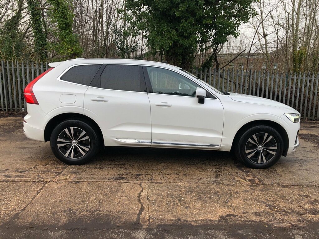 Volvo XC60 2.0H T6 Recharge 11.6Kwh Inscription Expression Au YP71SGV White #2