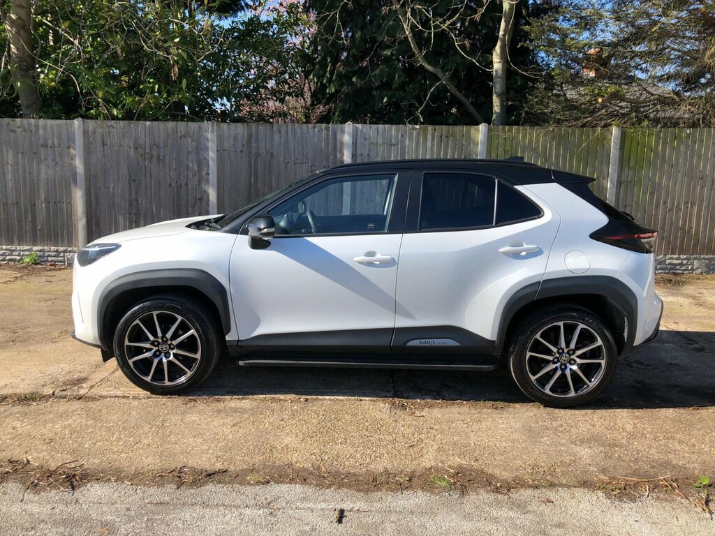 Toyota Yaris Cross 1.5 Vvt-h Gr Sport E-cvt Euro 6 Ss RJ73JXE White #3