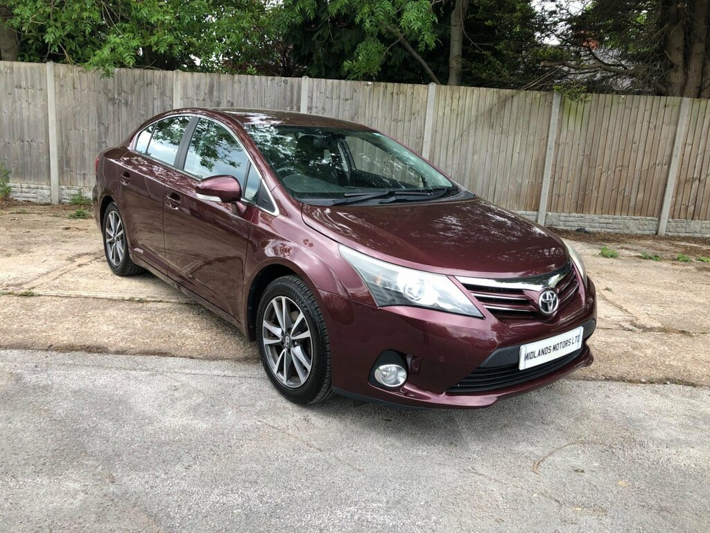 Toyota Avensis 1.8 V-matic Icon Euro 5 Red #4