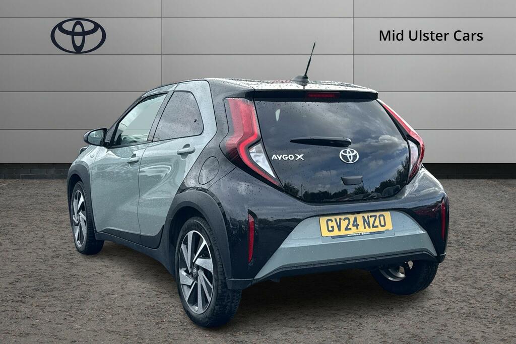 Toyota Aygo X 1.0 Vvt-i Edge GV24NZO Green #4