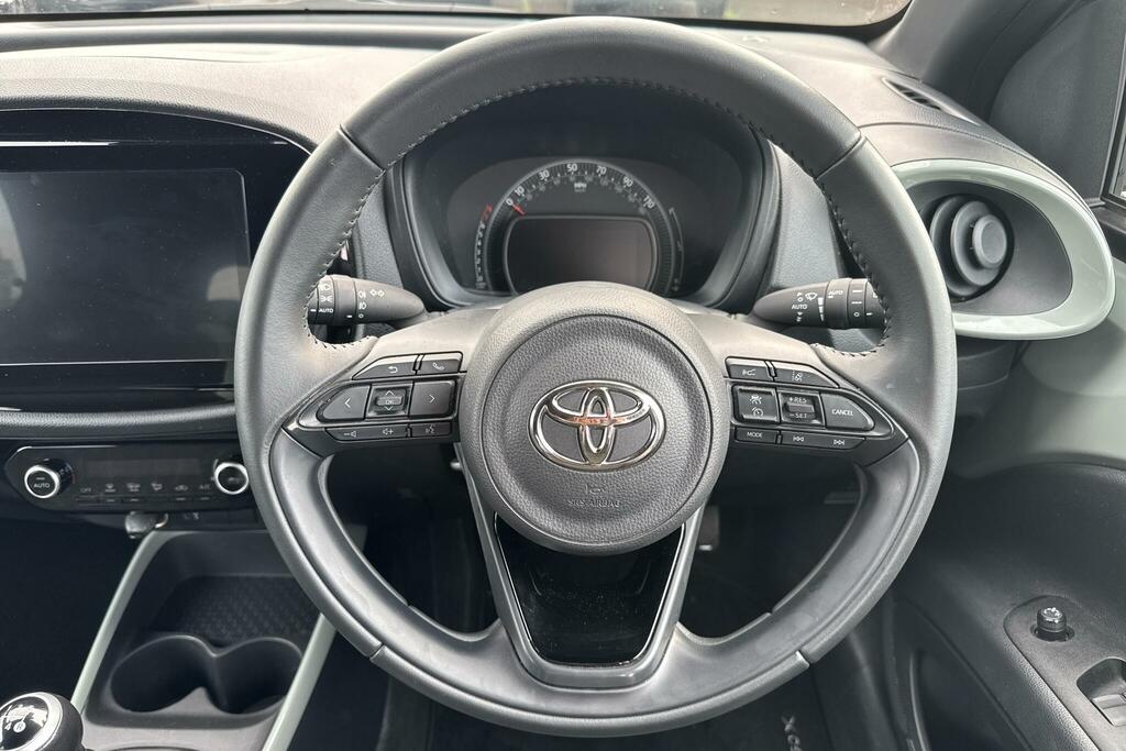 Toyota Aygo X 1.0 Vvt-i Edge GV24NZO Green #6