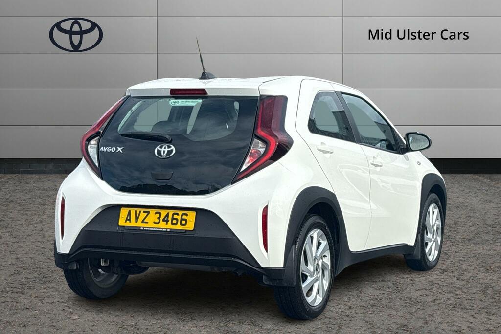 Toyota Aygo X 1.0 Vvt-i Pure AVZ3466 White #2