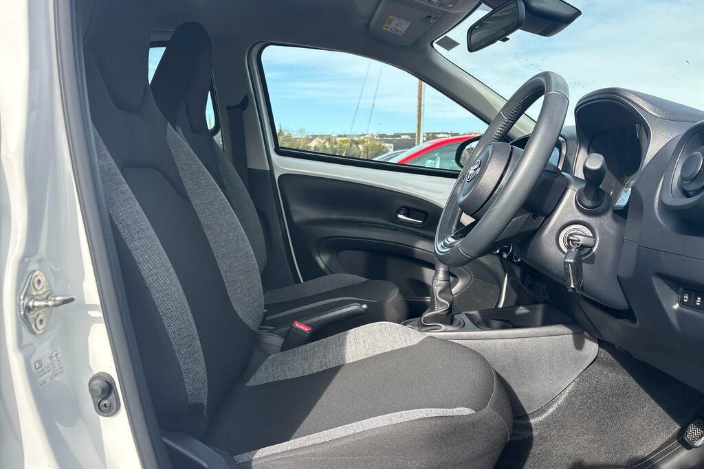 Toyota Aygo X 1.0 Vvt-i Pure AVZ3466 White #6