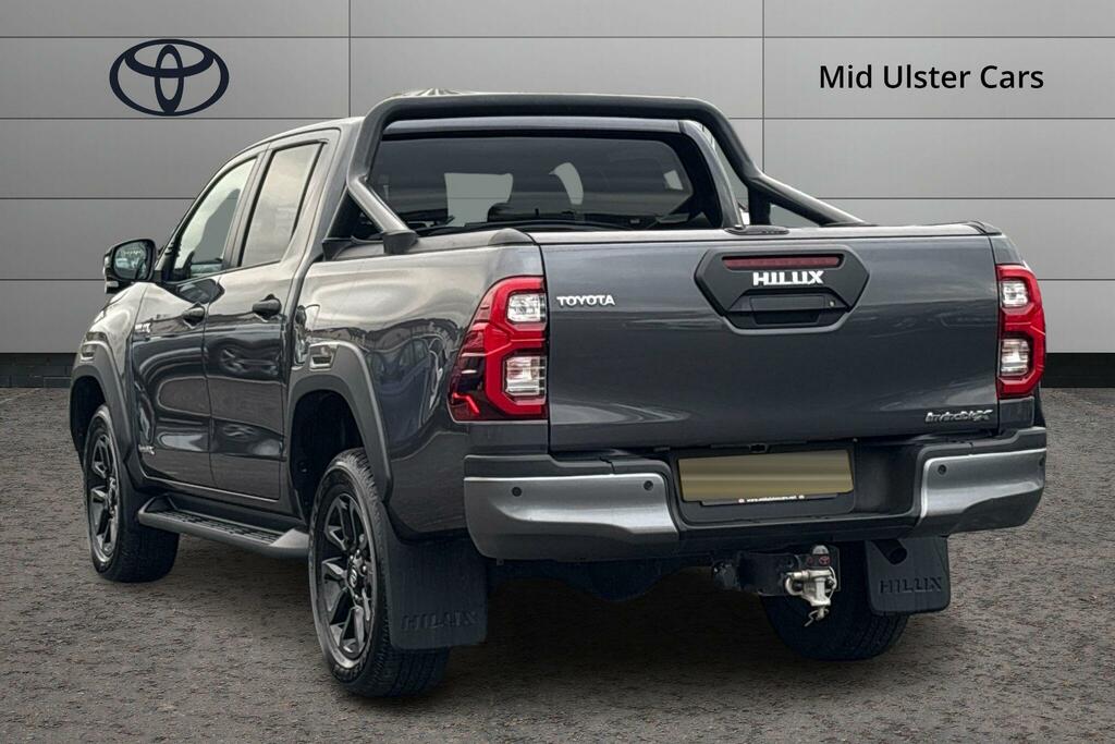 Toyota HILUX Invincible X Dcab Pick Up 2.8 D 48V CVZ4572 Black #4