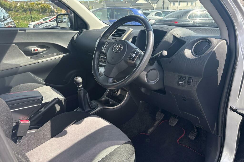 Toyota Urban Cruiser 1.4 D-4d 4Wd Silver #5