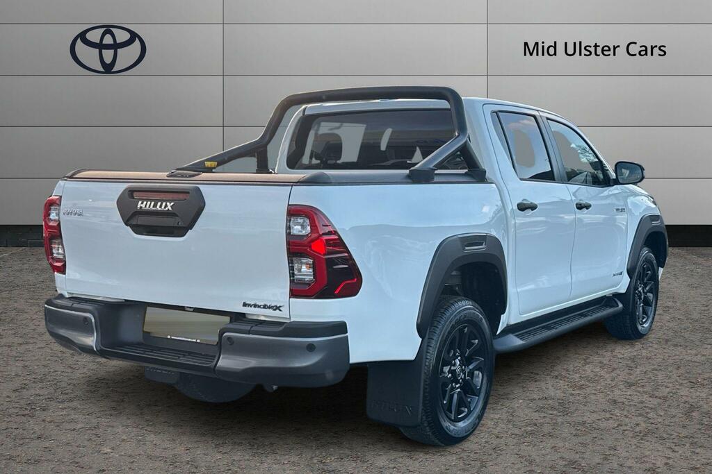 Toyota HILUX Invincible X Dcab Pick Up 2.8 D 48V CVZ3982 White #2