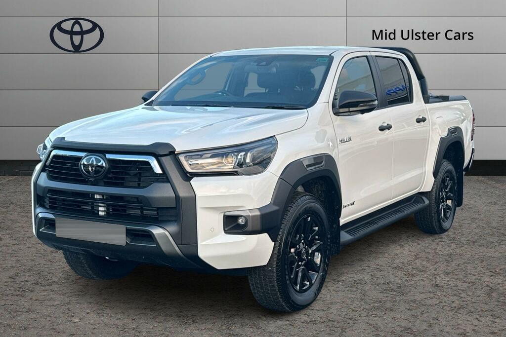 Toyota HILUX Invincible X Dcab Pick Up 2.8 D 48V CVZ3982 White #3