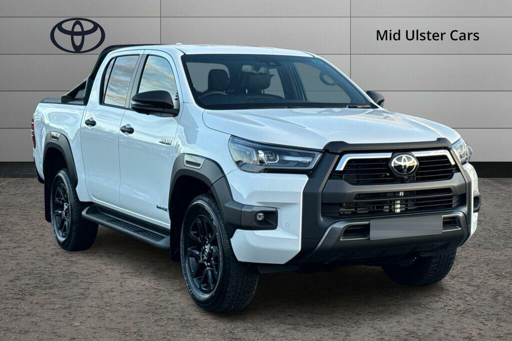 Toyota HILUX Invincible X Dcab Pick Up 2.8 D 48V White