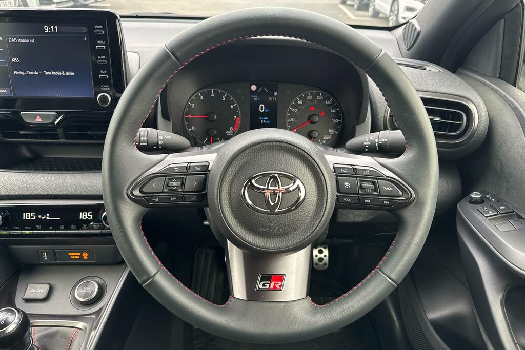 Toyota Yaris 1.6 Awd Circuit Pack WGZ5999 Black #6
