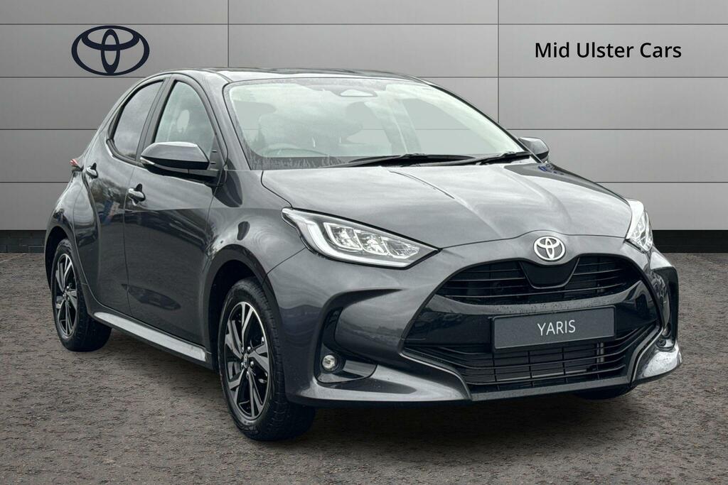 Toyota Yaris 1.5 Hybrid Design Cvt Grey