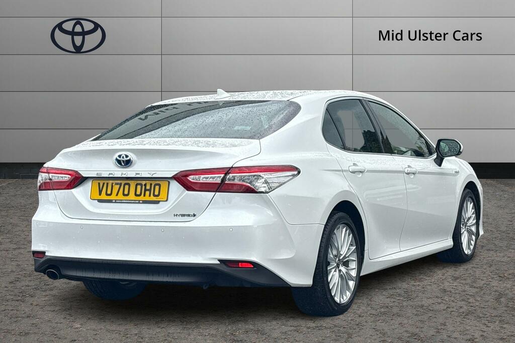 Toyota Camry 2.5 Vvt-i Hybrid Excel Cvt VU70OHO White #2