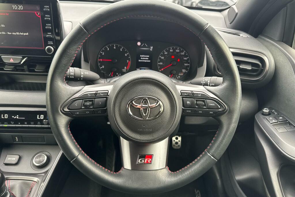 Toyota Yaris 1.6 Awd Circuit Pack RV22BHP Black #6