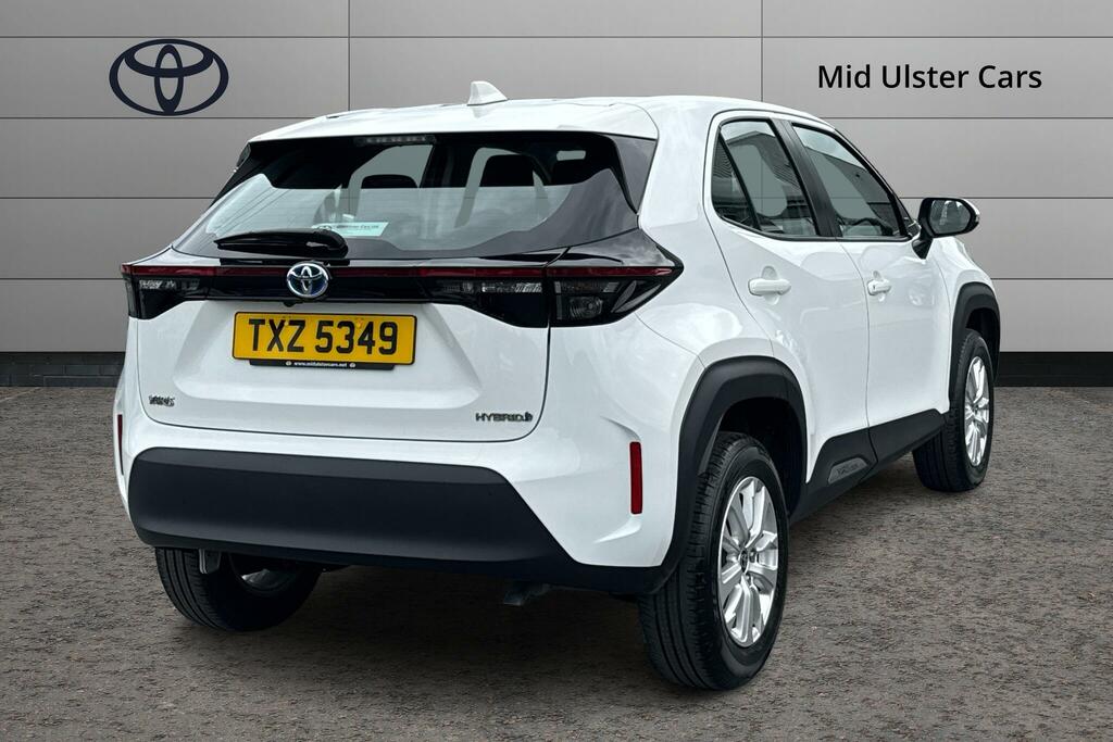 Toyota Yaris Cross 1.5 Hybrid Icon Cvt TXZ5349 White #2