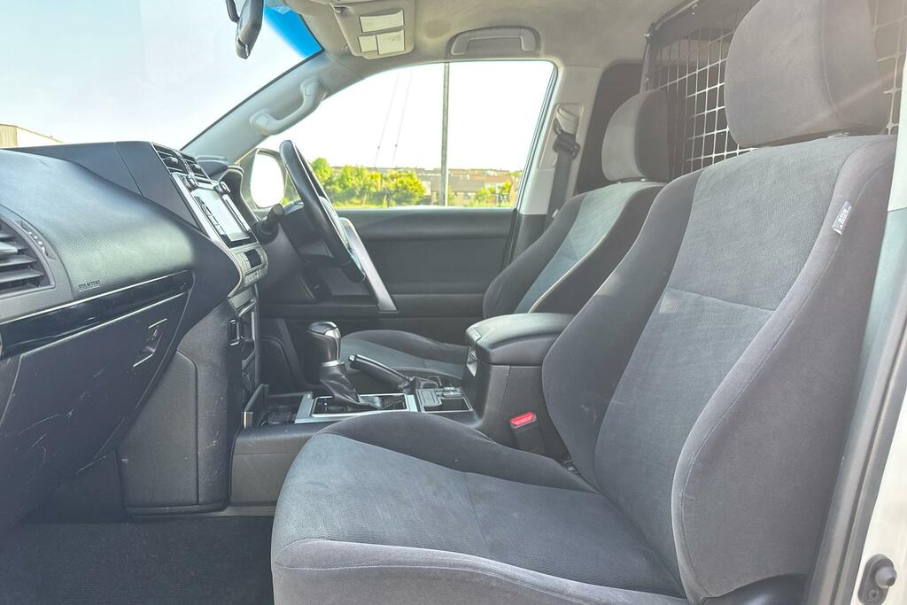 Toyota Land Cruiser 2.8 Land Cruiser Active Commercial 4Wd Unlist Grey #10