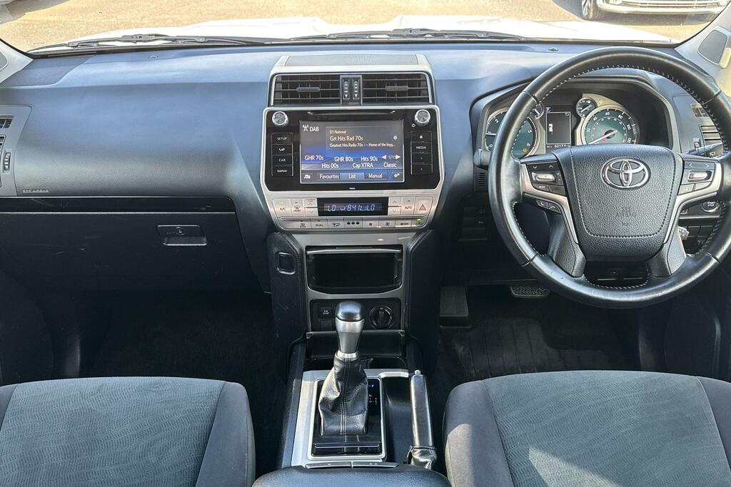 Toyota Land Cruiser 2.8D Active Commercial White #5