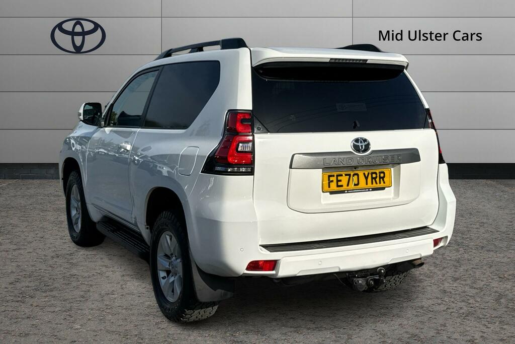 Toyota Land Cruiser 2.8D Active Commercial White #4