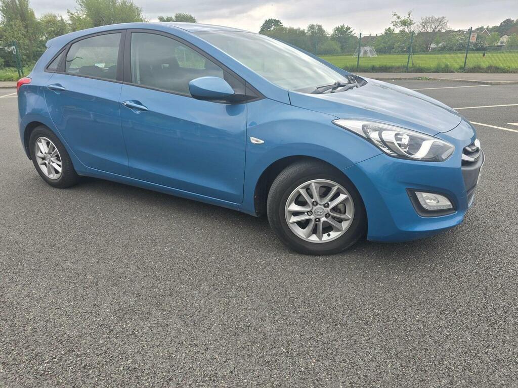 Hyundai I30 Hatchback 1.6 Crdi Active Euro 5 Blue