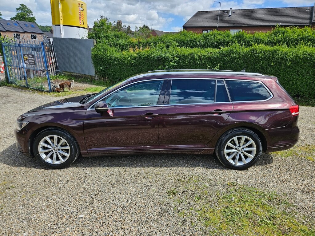 Volkswagen Passat 2.0 Tdi Se Business VN17USV Red #4