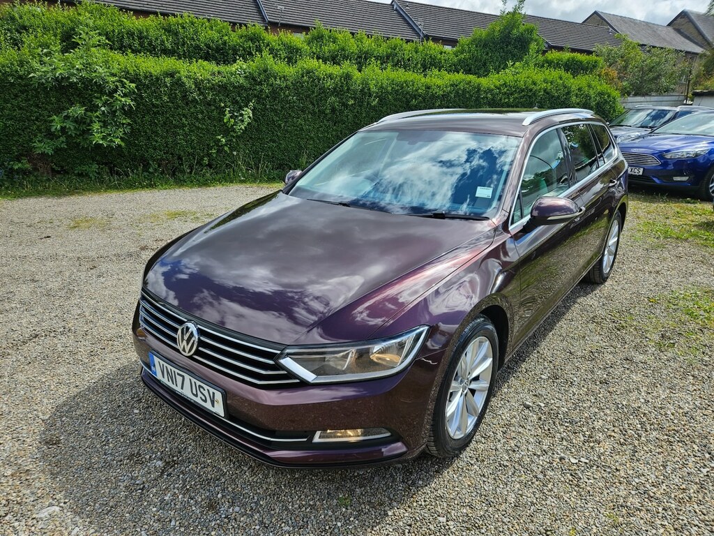 Volkswagen Passat 2.0 Tdi Se Business VN17USV Red #3