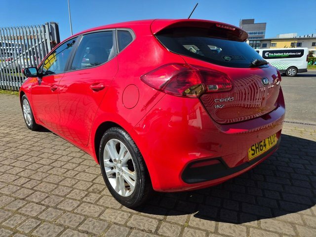 Kia Ceed Crdi Vr7 Hatchback Red #4