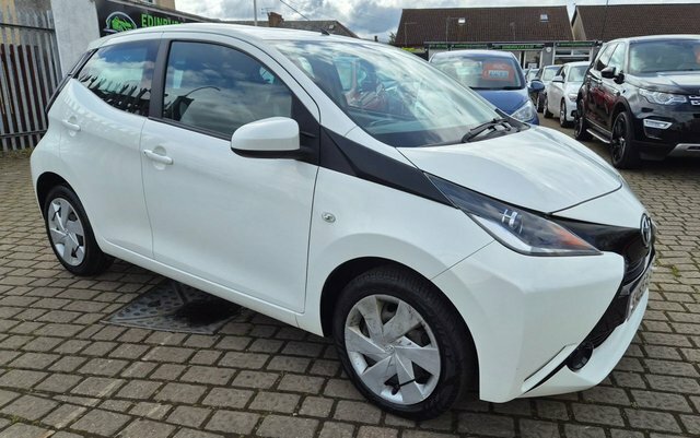 Toyota Aygo Vvt-i X-play Hatchback White